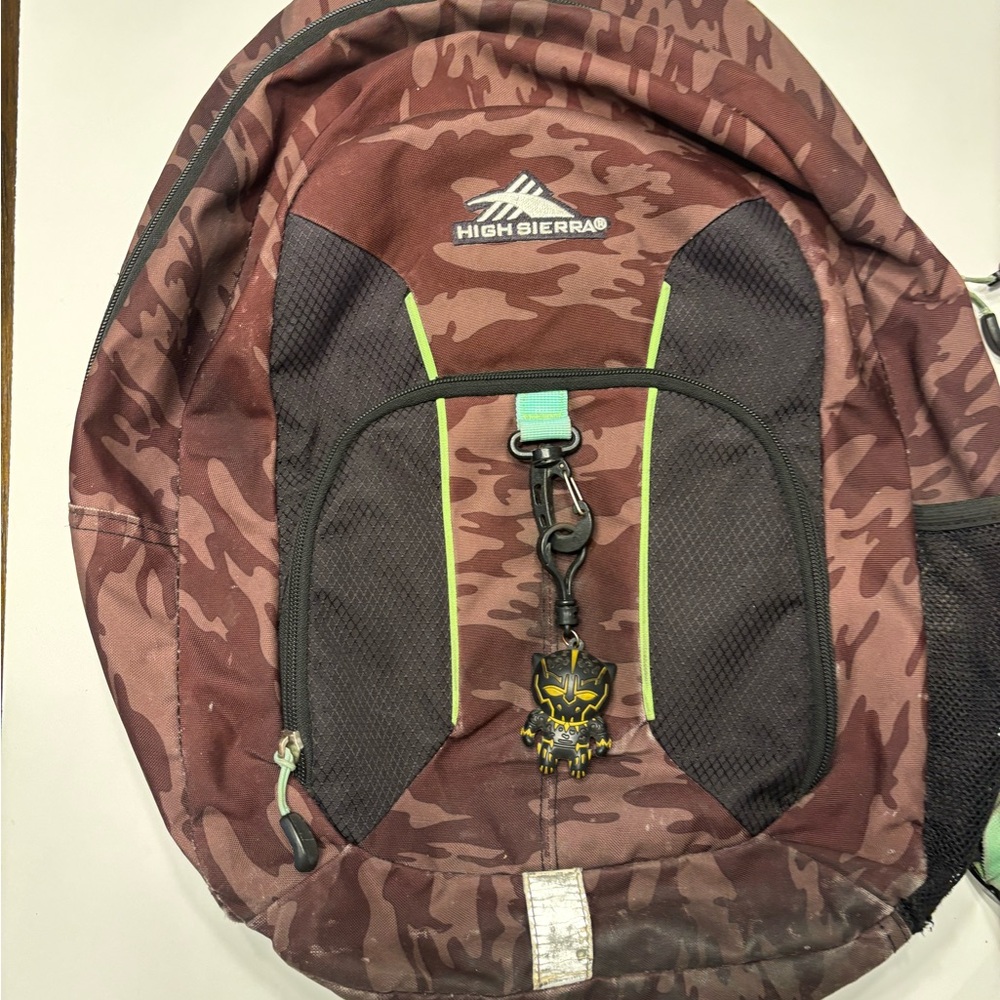 HIGH SIERRA BACKPACK BOOK BAG 2 ZIPPER POUCHES  2 MESH SIDE POUCHES